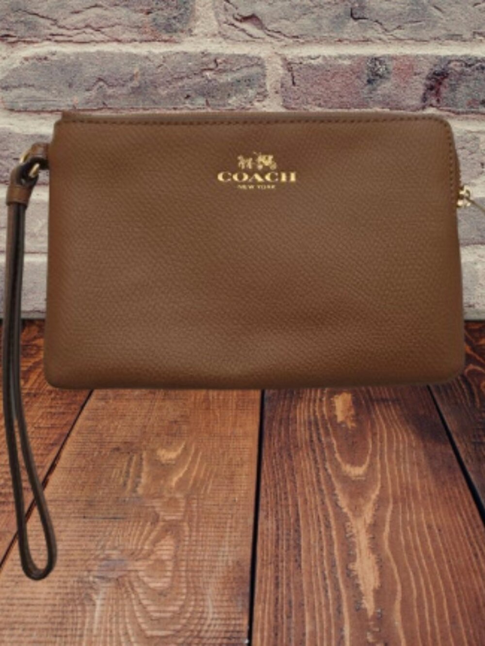 ESSENTIAL SMALL COACH ZIP AROUND ID CARD CASE